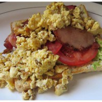Scrambled Eggs with Bacon & Avocado